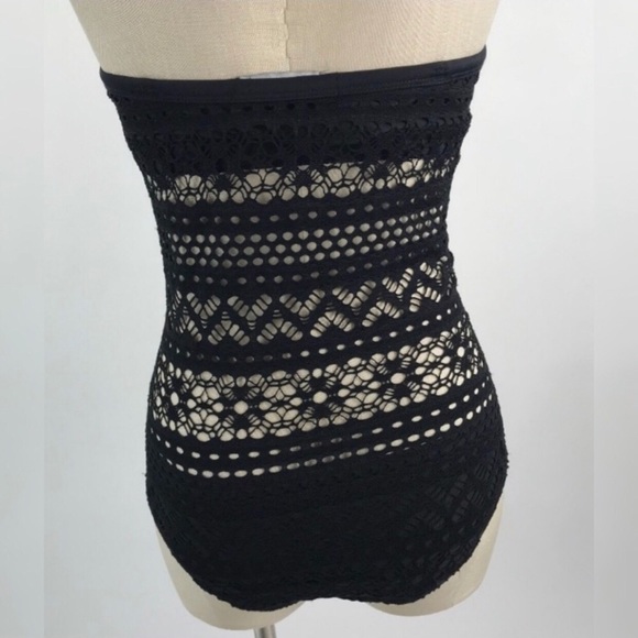 Black lace bathing suit,one piece, US 6 - Picture 4 of 9